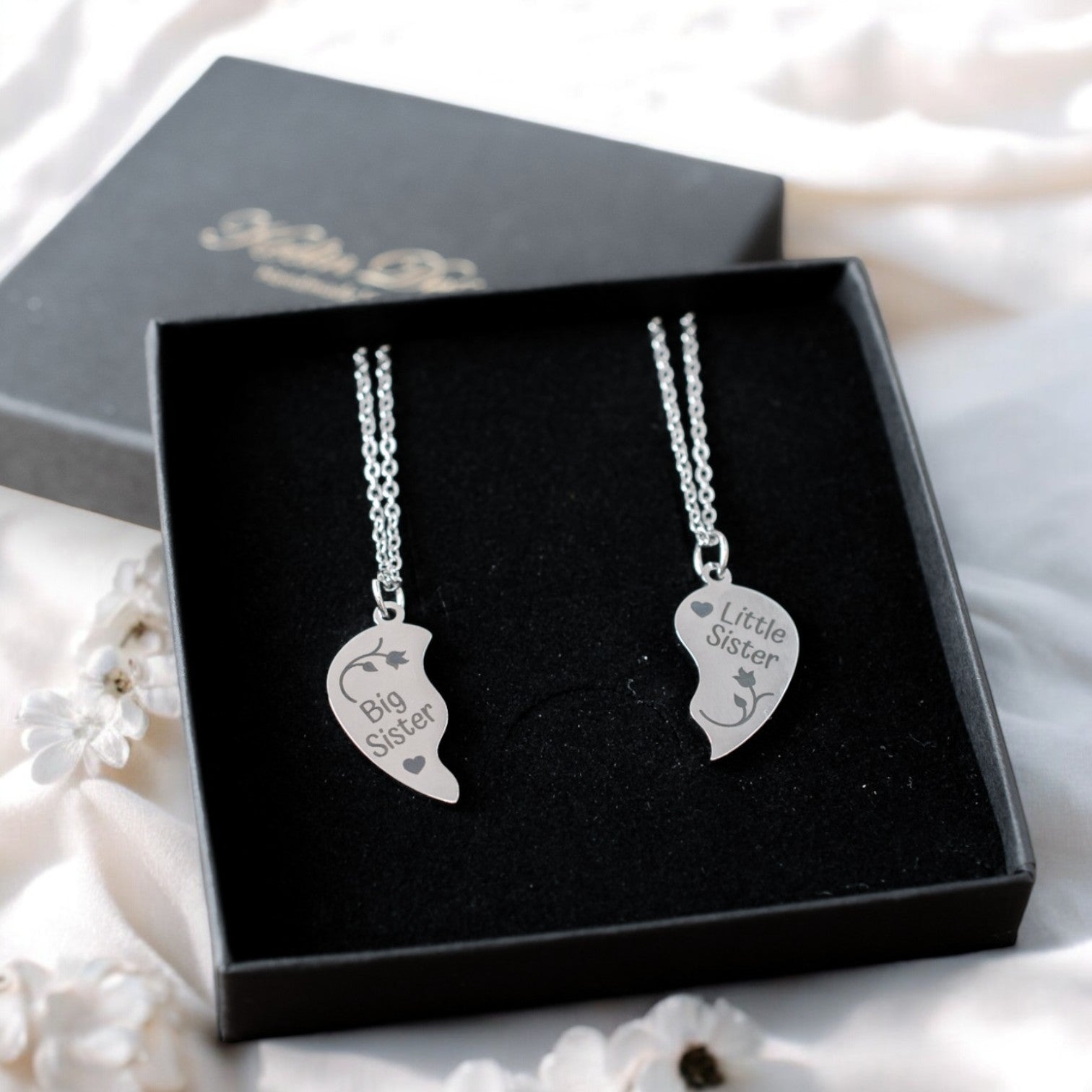 Gepersonaliseerd juweel Set van 2 kettingen met half hartje-hanger