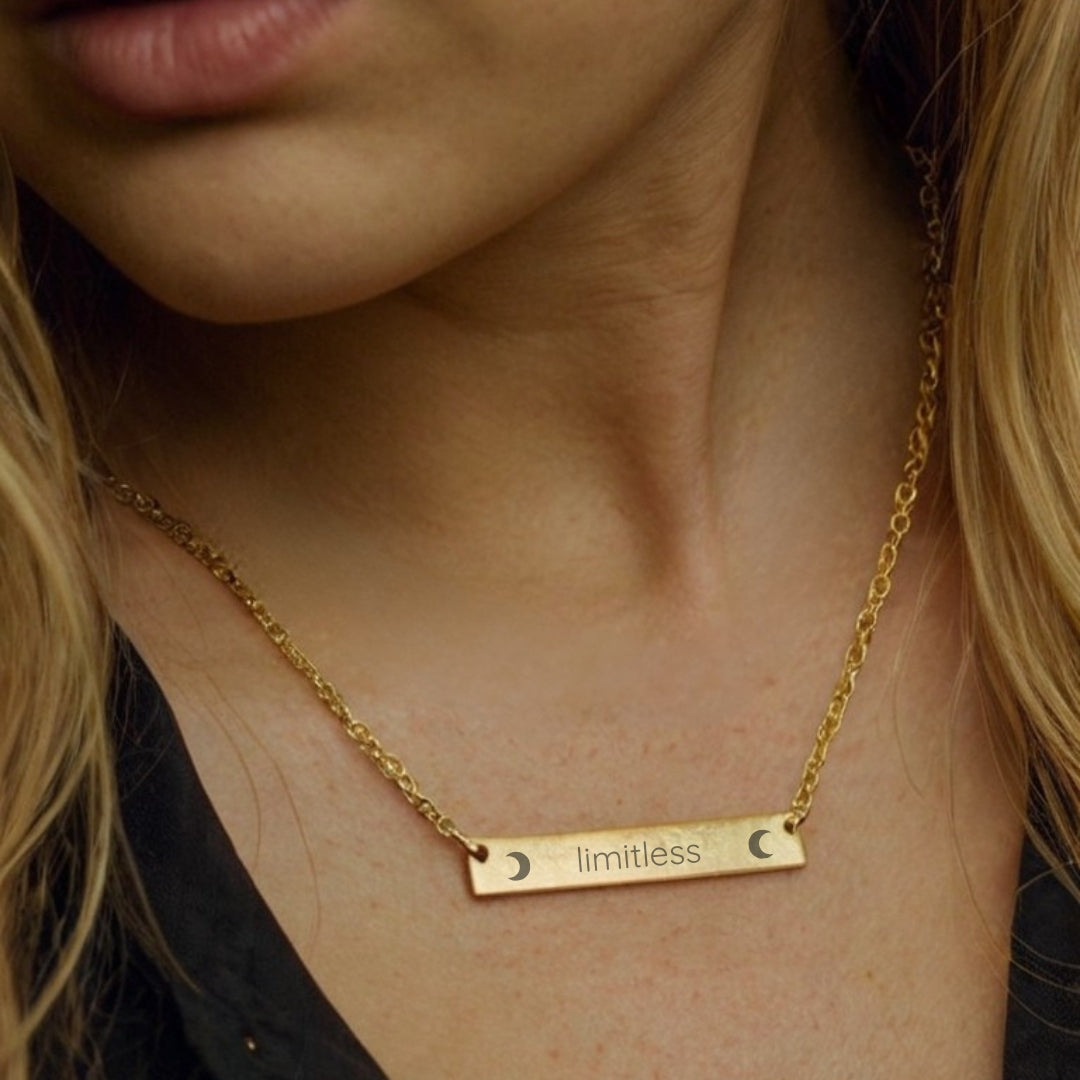 Gepersonaliseerd juweel: Fijne ketting met horizontale bar hanger