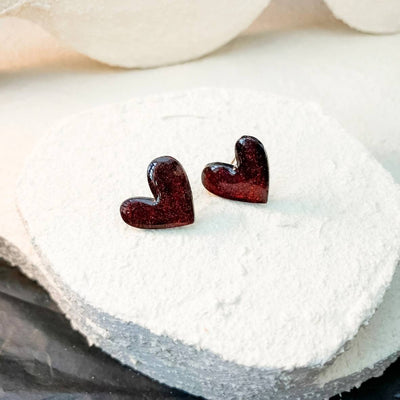 Keelin Design, Handgemaakte Oorbellen · Lilou · MINI Hartjes Oorstekers · Rood