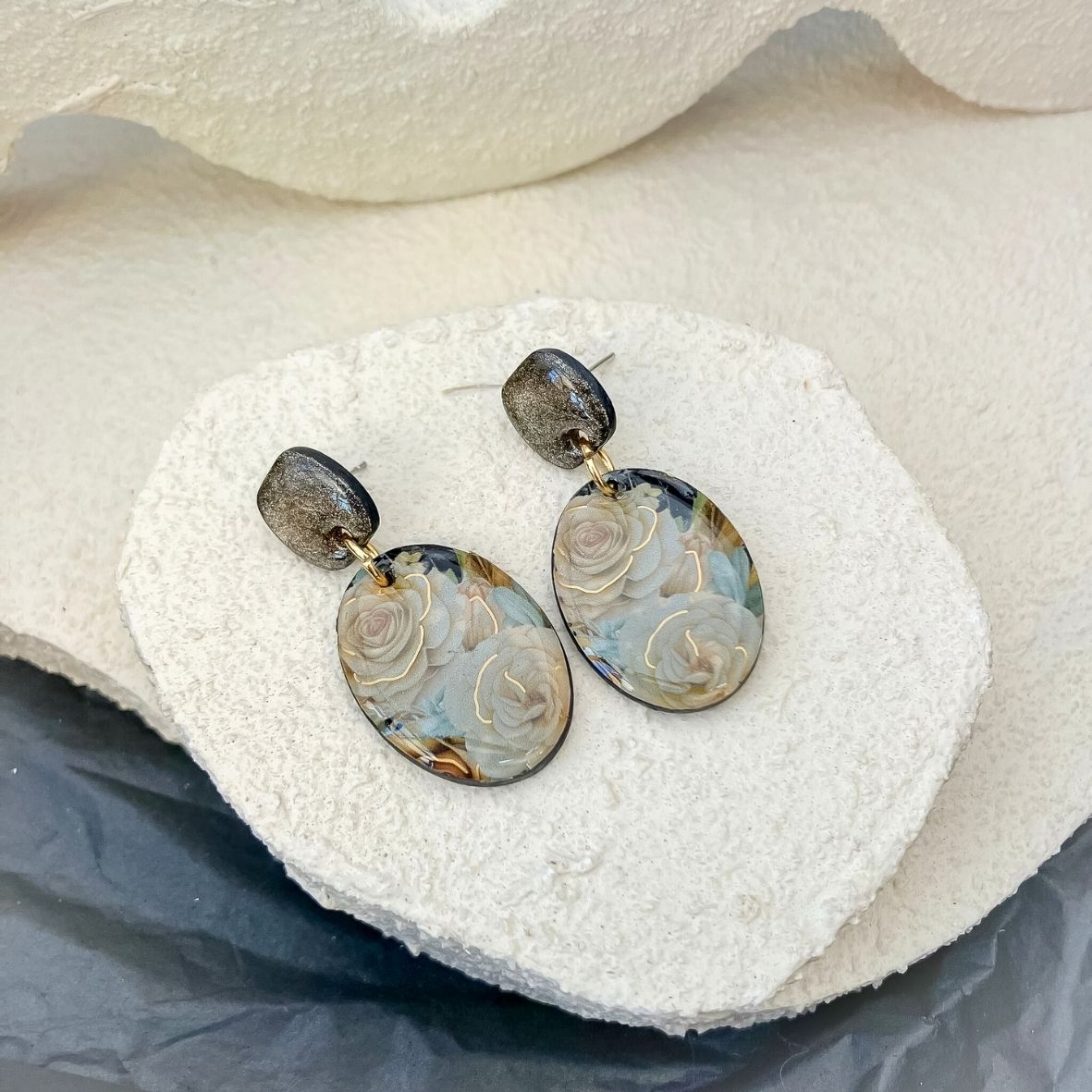 Keelin Design · Saar · Ovalen Oorbellen · Gouden Ochtendbloesem