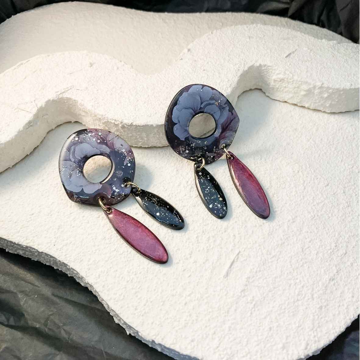 Keelin Design, Handgemaakte Oorbellen · Freya · Statement Oorbellen · Floral Burgundy