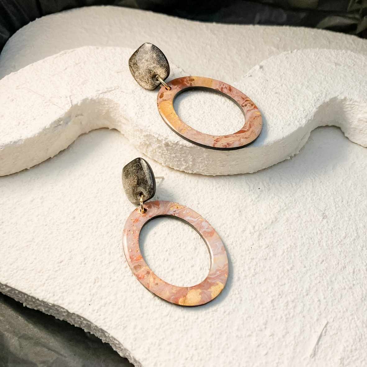 Keelin Design, Handgemaakte Oorbellen · Ramona · Handgeschilderde Statement Oorbellen · Metallic kleuren