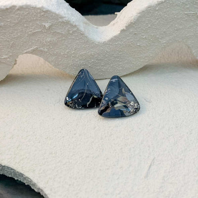 Keelin Design, Handgemaakte Oorbellen · Sofia · Driehoek Midi Oorbellen · Floral Beige