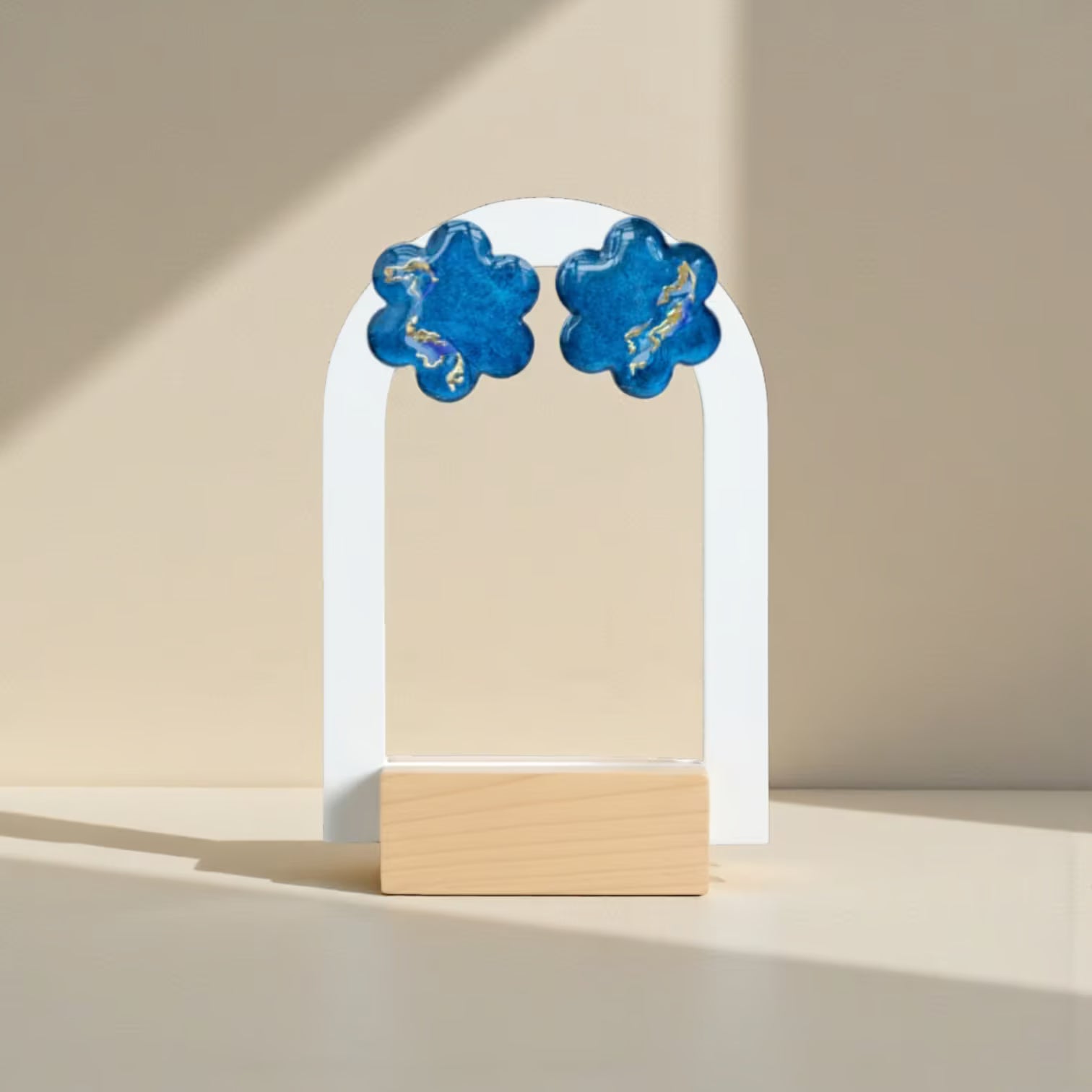 Keelin Design, Handmade Jewelry - Blair Blauwe Statement Bloemen Oorstekers