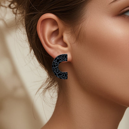 Keelin Design Handmade Jewelry - Unieke laser-cut acryl oorbellen - Statement oorbellen - Lichtgewicht oorbellen - Lily