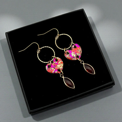 Isabelle – Hartjes Statement Oorbellen met Glashangertje - Keelin Design