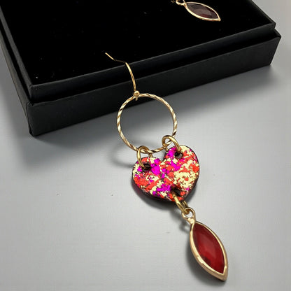 Isabelle – Hartjes Statement Oorbellen met Glashangertje - Keelin Design