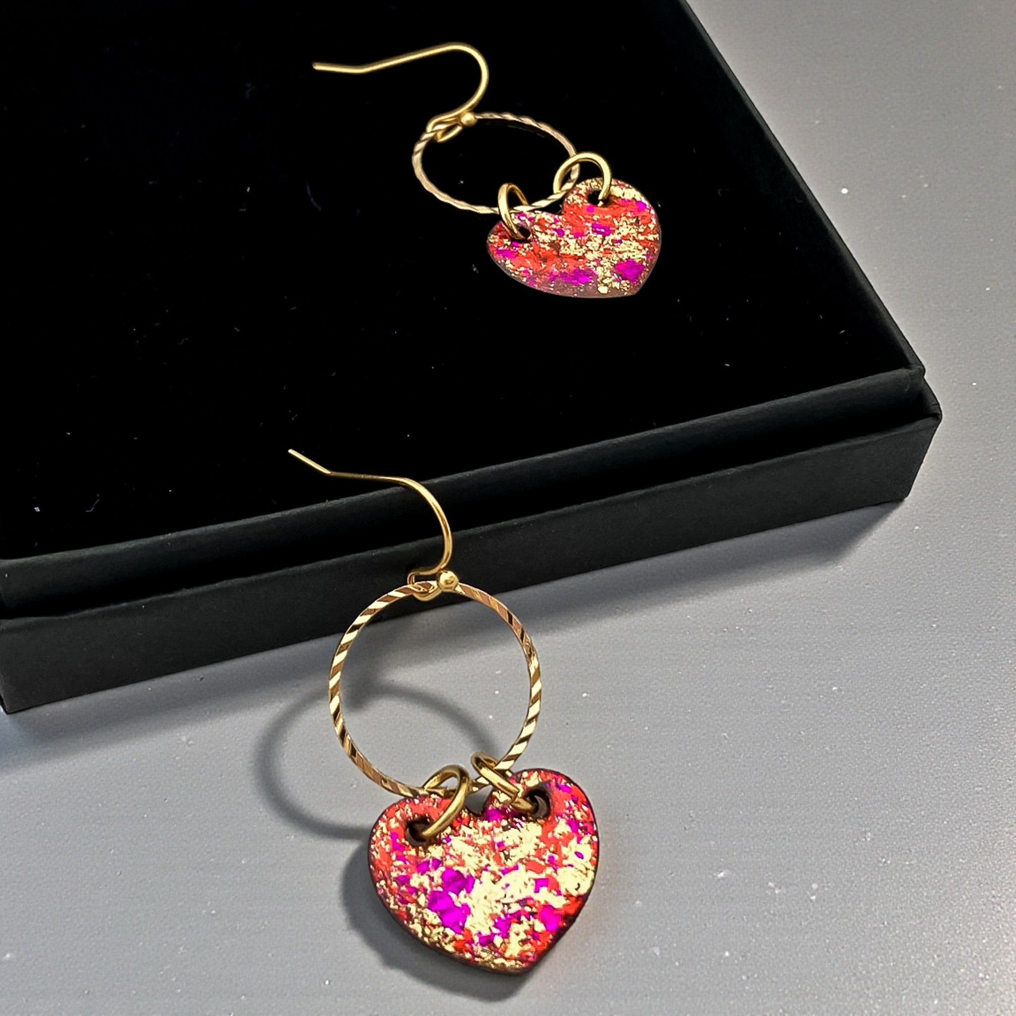 Rosalie – Hartjes Oorbellen met Oorhaakjes - Keelin Design